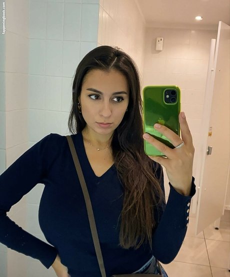 Foto di nudo di fuga di OnlyFans di Giulia Daqna