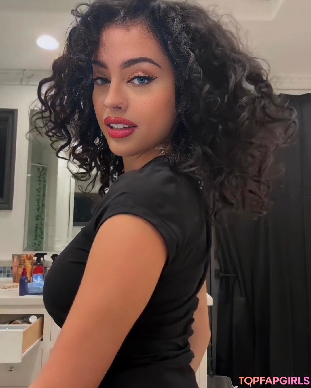 Foto di nudo di fuga di OnlyFans di Malu Trevejo #947