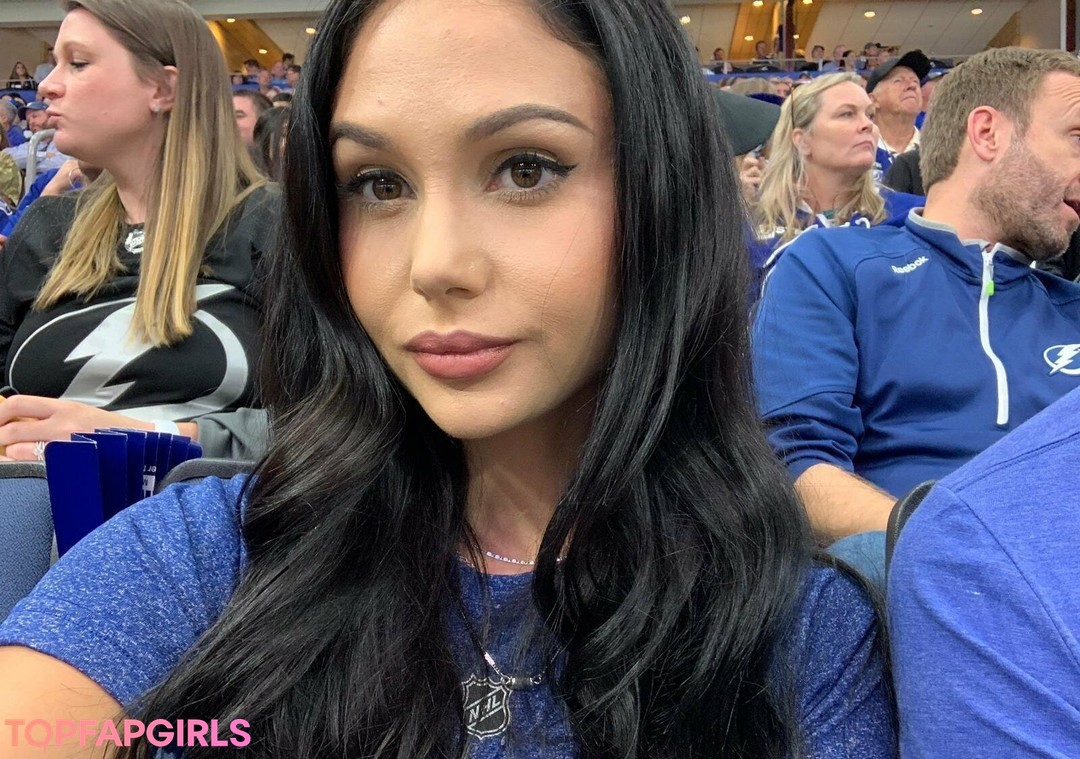 Foto di nudo di fuga di OnlyFans di Ariana Marie #693