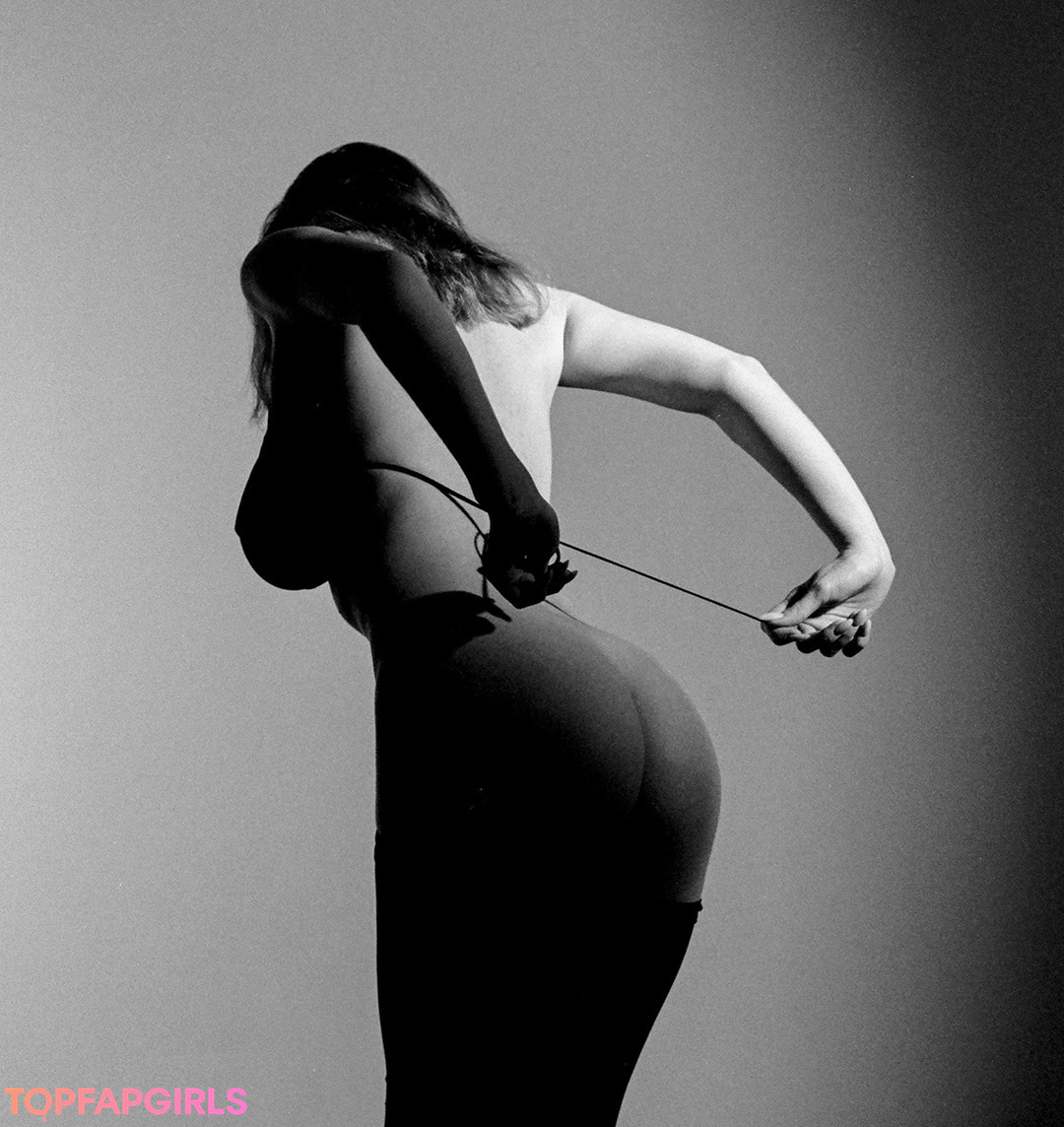 Foto di nudo di fuga di OnlyFans di Mila Amour #714