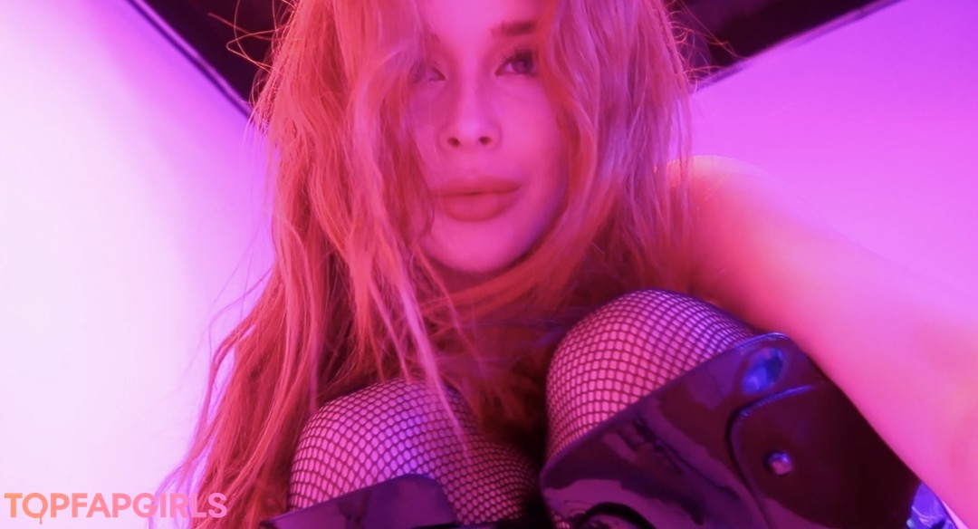 Foto di nudo di fuga di OnlyFans di Renee Olstead #693