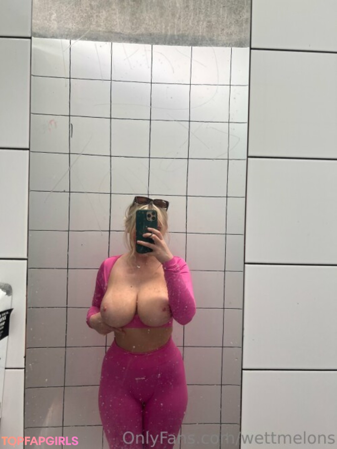 Foto di nudo di fuga di OnlyFans di Wettmelons #468