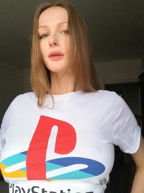 Foto di nudo di fuga di OnlyFans di Tniwe
