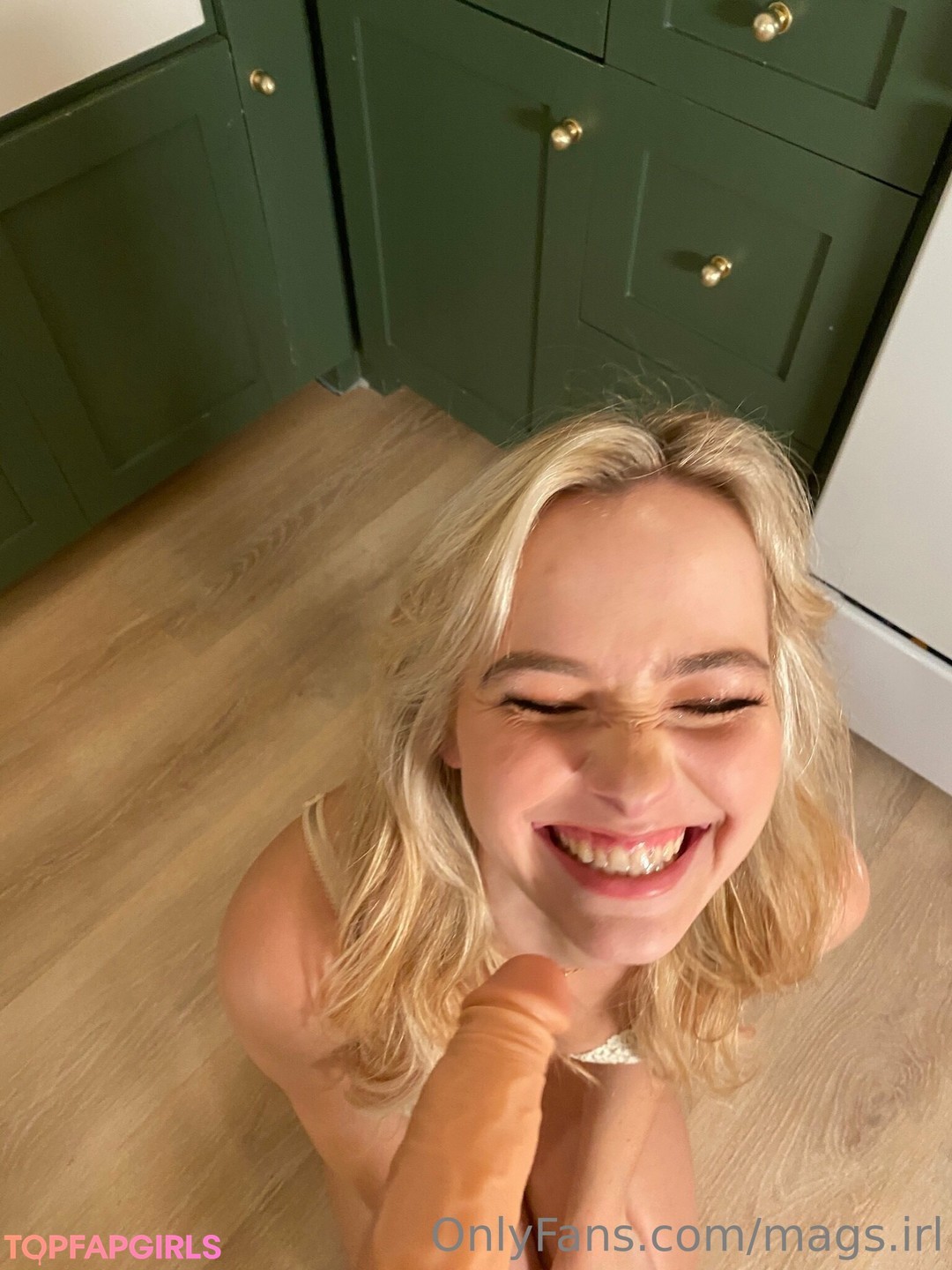 Foto di nudo di fuga di OnlyFans di Omgcosplay #324