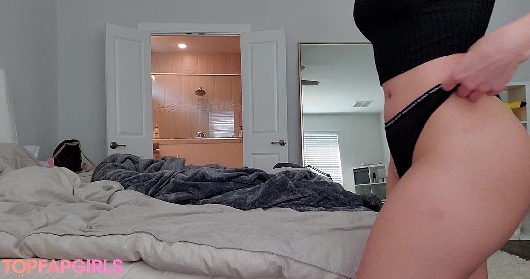 Foto di nudo di fuga di OnlyFans di Alinity #1749