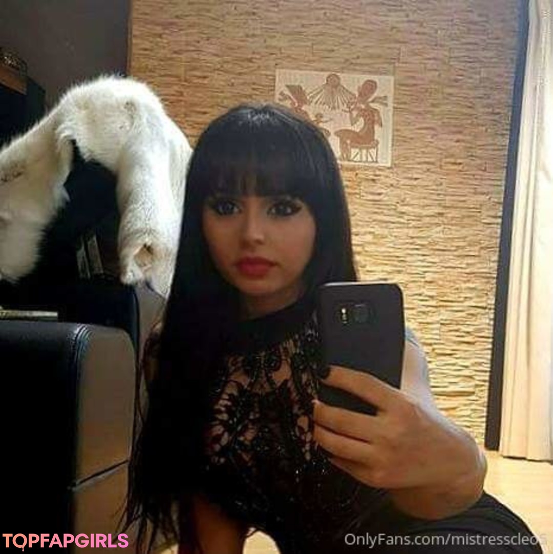 Foto di nudo di fuga di OnlyFans di Mistress Cleopatra #3