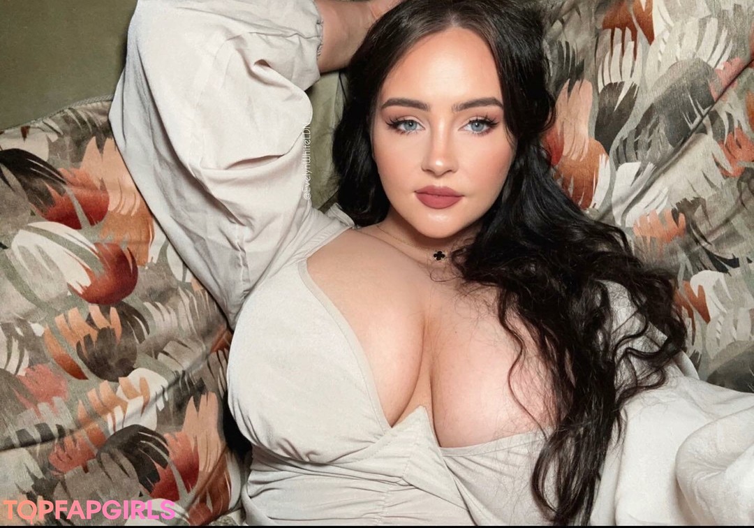 Foto di nudo di fuga di OnlyFans di Evelyn White #320