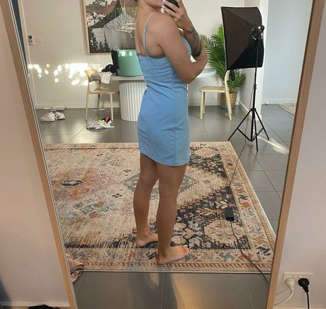 Foto di nudo di fuga di OnlyFans di Biker Biddie