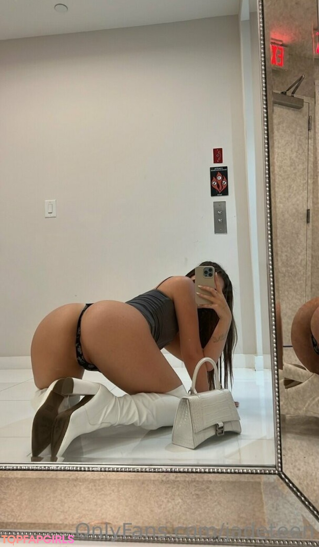 Foto di nudo di fuga di OnlyFans di Jadeteen #779