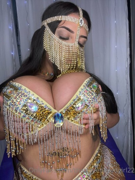 Foto di nudo di fuga di OnlyFans di Carmen Sandi