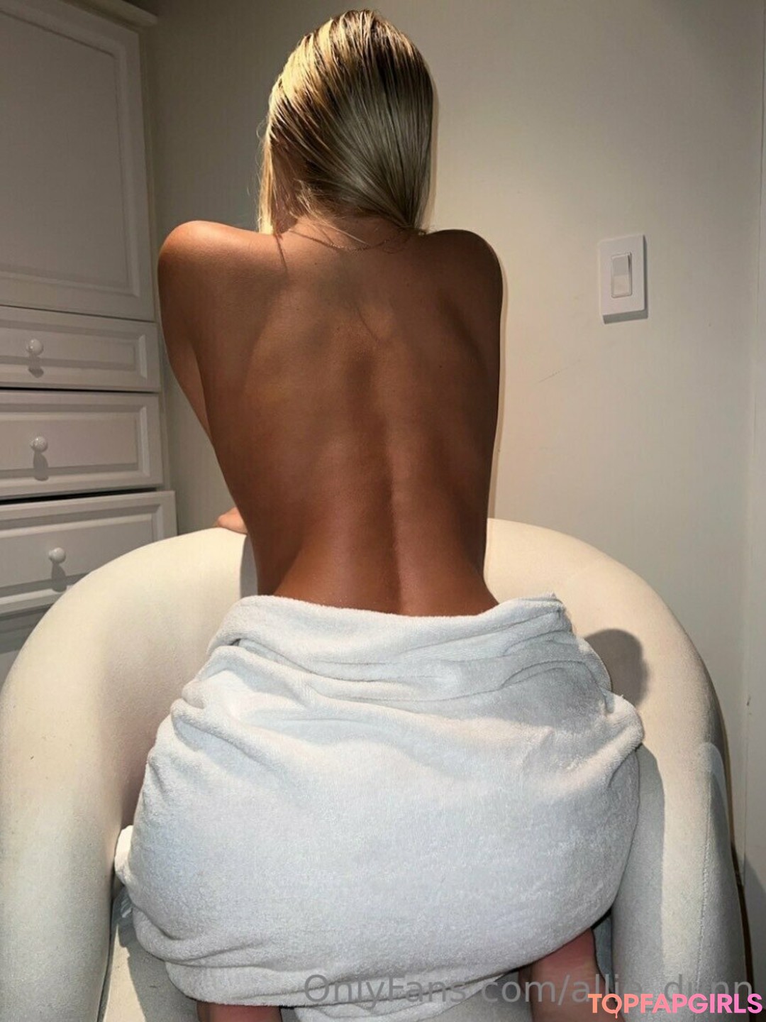 Foto di nudo di fuga di OnlyFans di Alliedunn #740