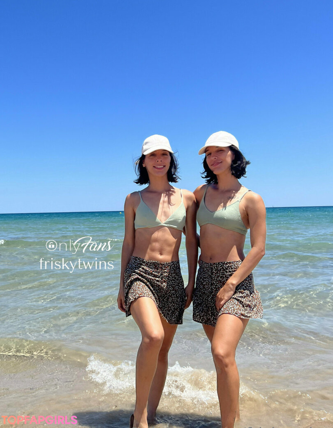 Foto di nudo di fuga di OnlyFans di Frisky Twins #189