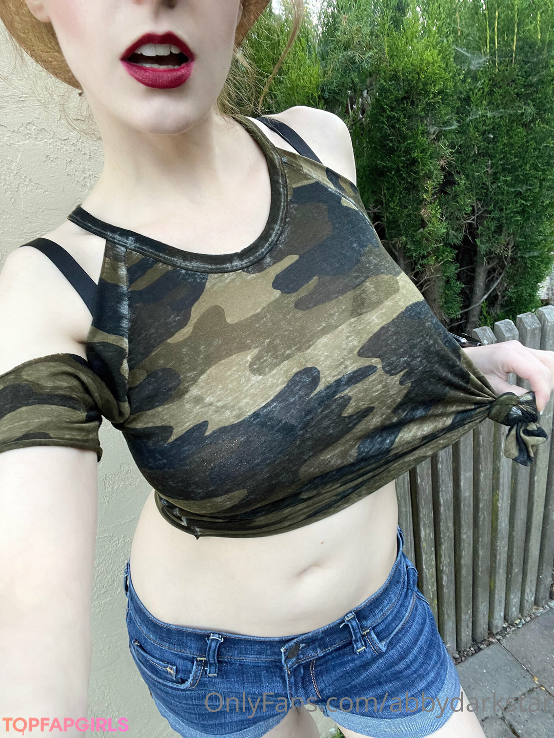 Foto di nudo di fuga di OnlyFans di Abby Dark Star #573