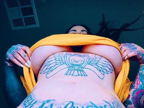 Foto di nudo di fuga di OnlyFans di Erika Doom