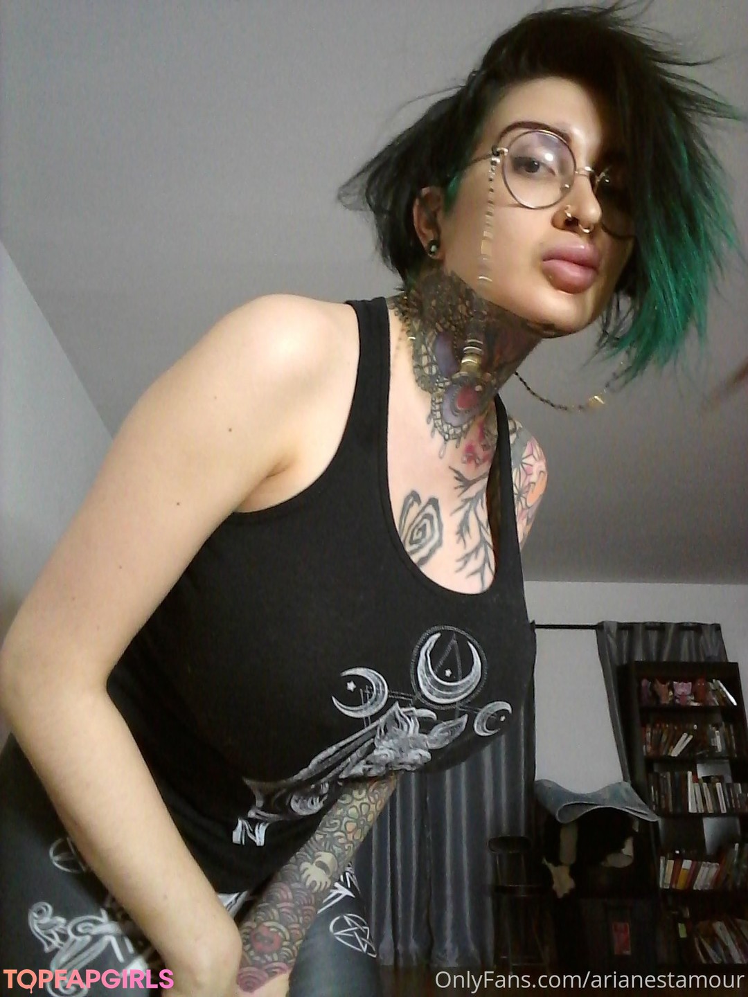 Foto di nudo di fuga di OnlyFans di Ariane Saint Amour #338