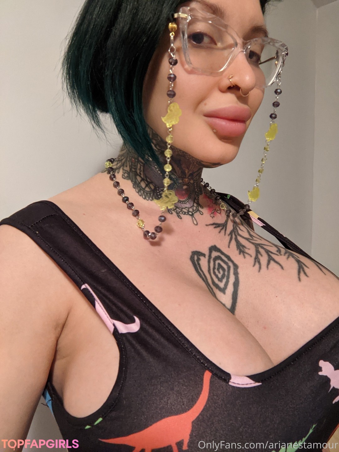Foto di nudo di fuga di OnlyFans di Ariane Saint Amour #487