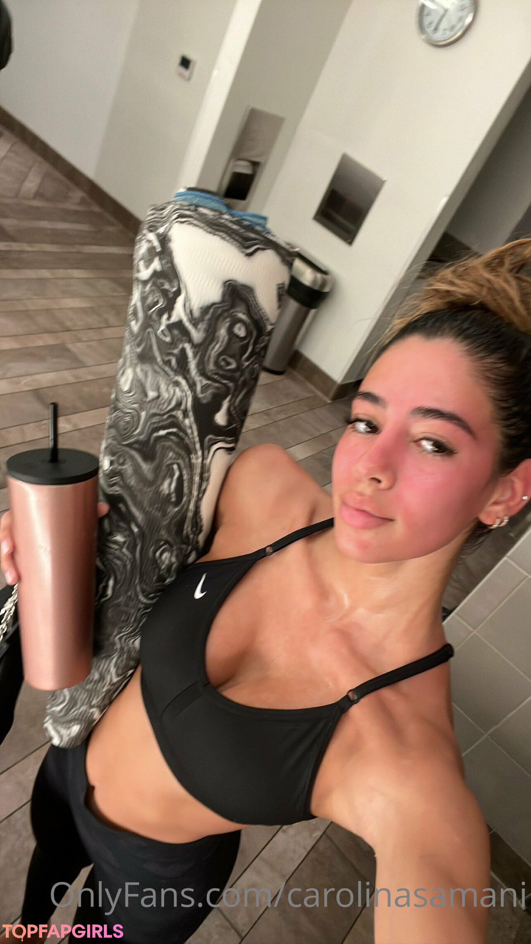 Foto di nudo di fuga di OnlyFans di Carolina Samani #3