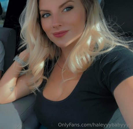 Foto di nudo di fuga di OnlyFans di Haley Cummings