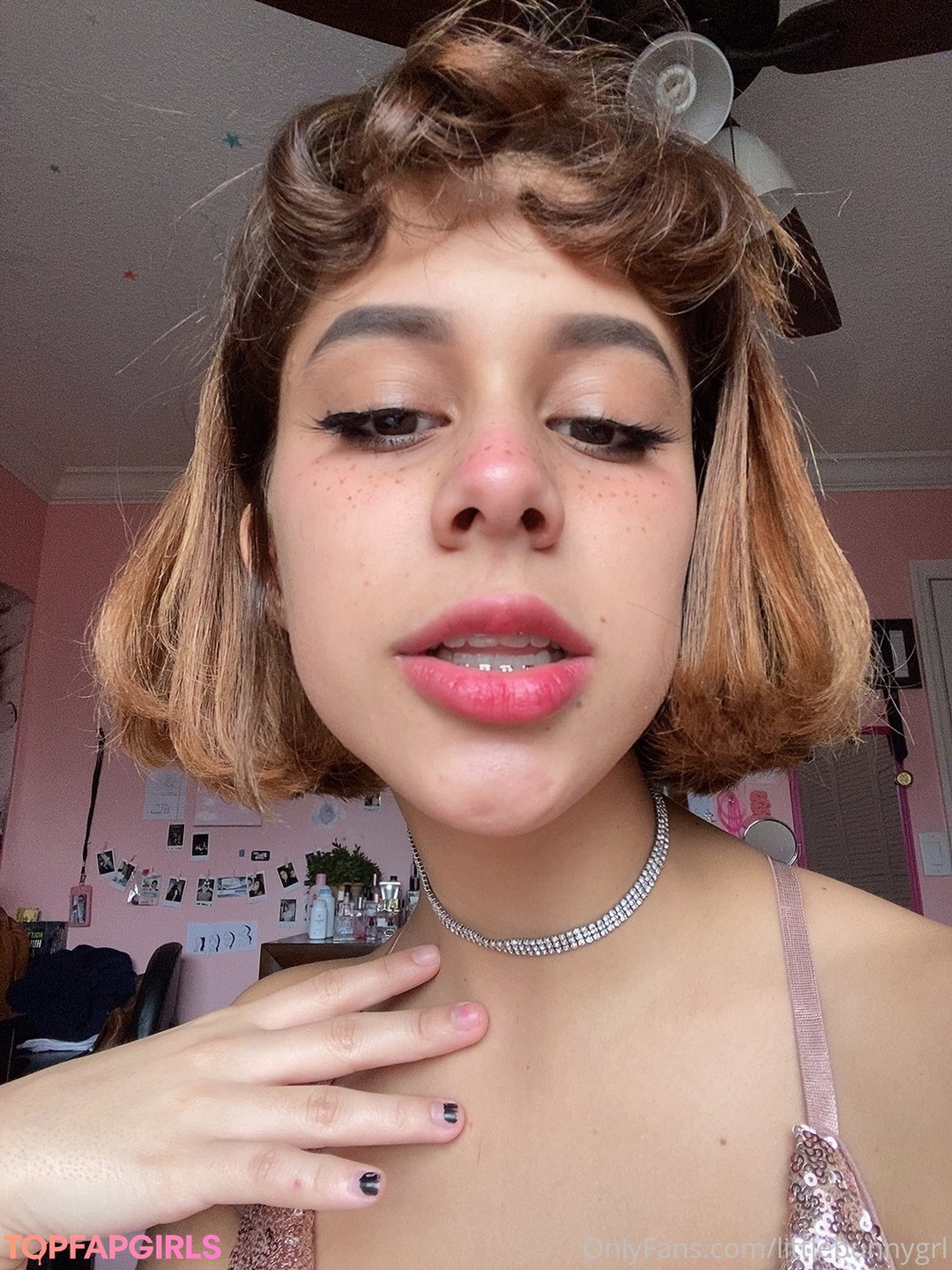 Foto di nudo di fuga di OnlyFans di Little Bunny #294