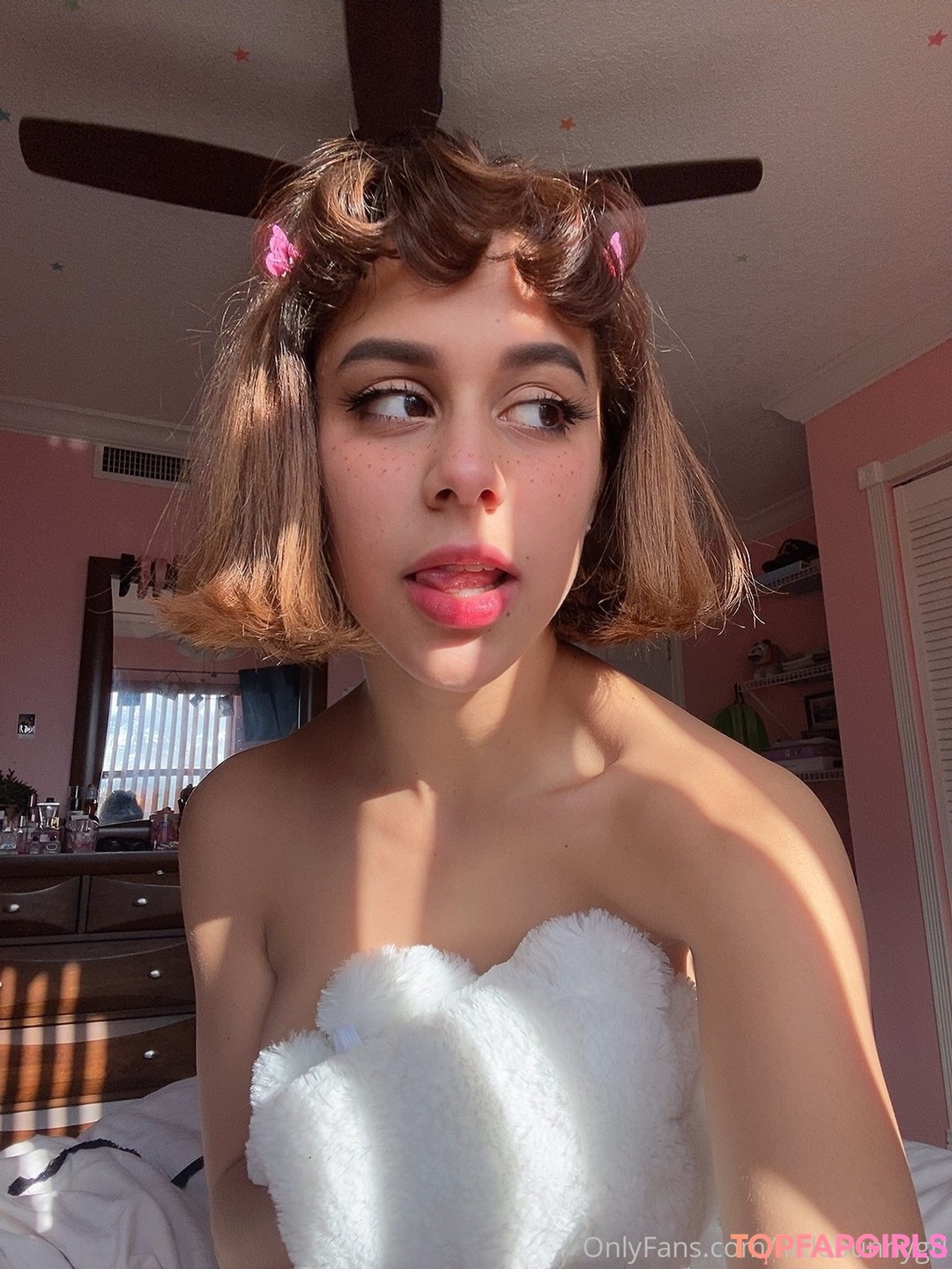 Foto di nudo di fuga di OnlyFans di Little Bunny #317