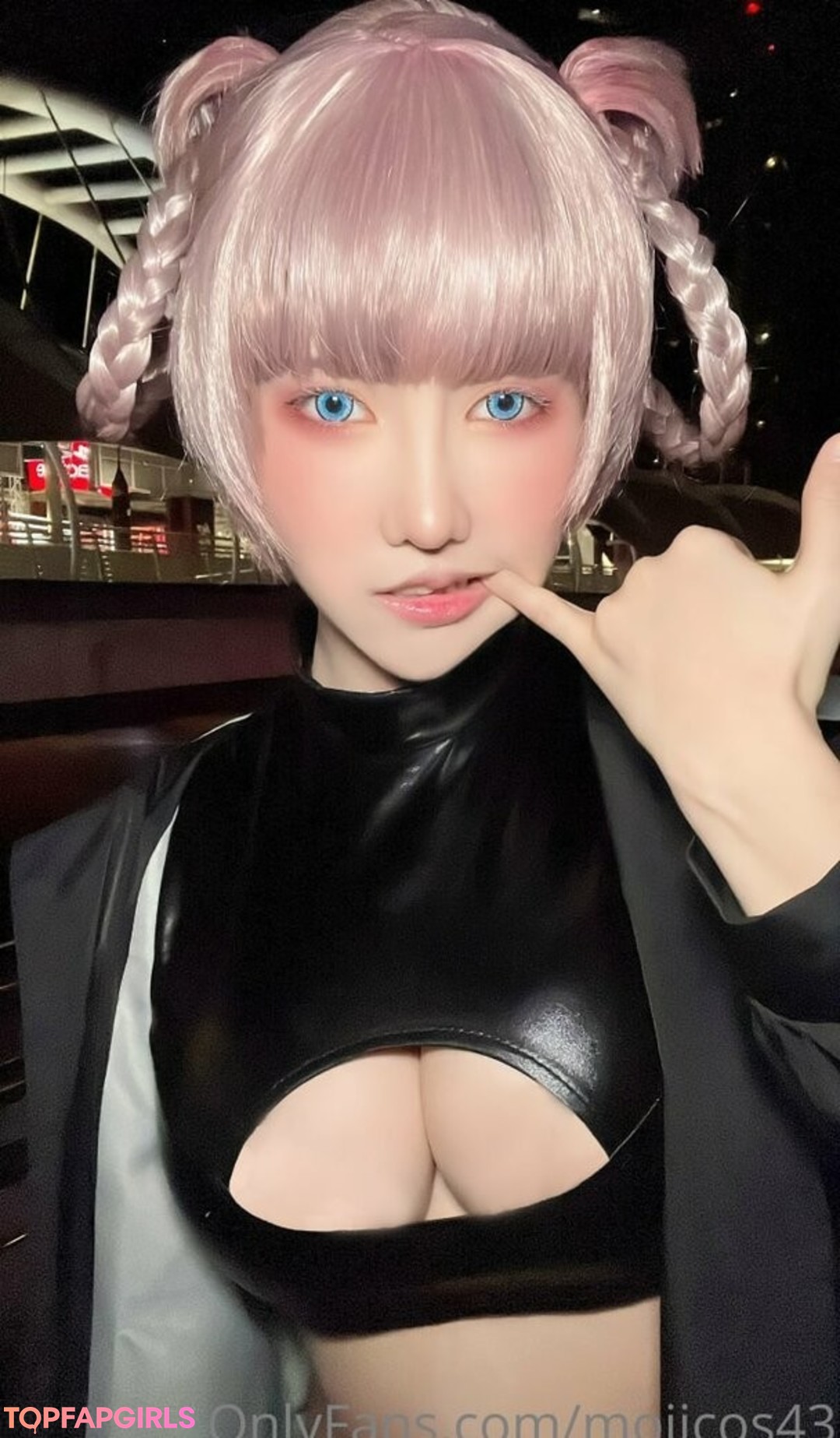 Foto di nudo di fuga di OnlyFans di Moiicos #824