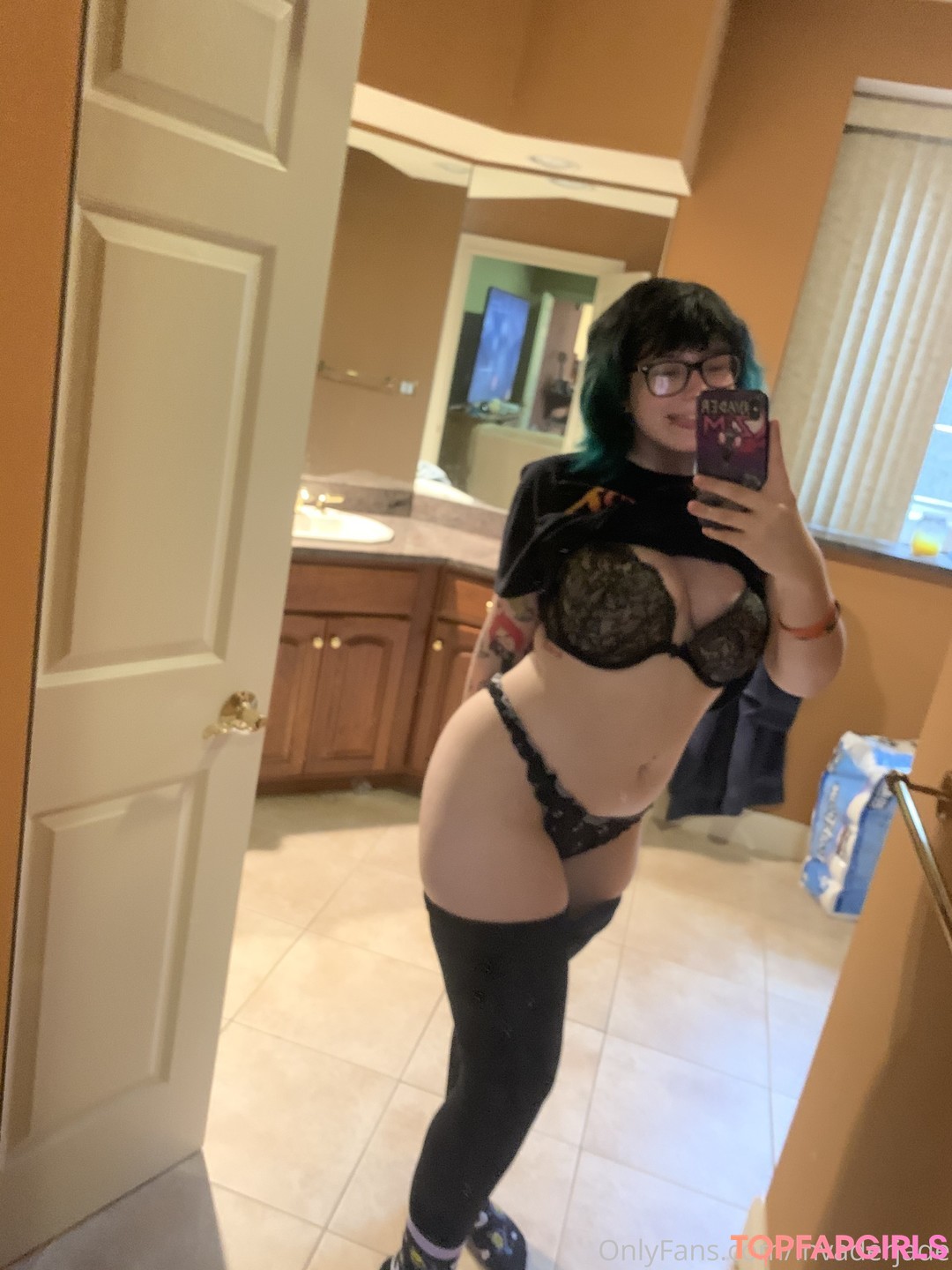 Foto di nudo di fuga di OnlyFans di Invader Jade #385