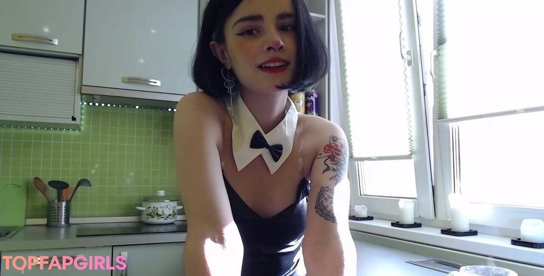 Foto di nudo di fuga di OnlyFans di Loona #952