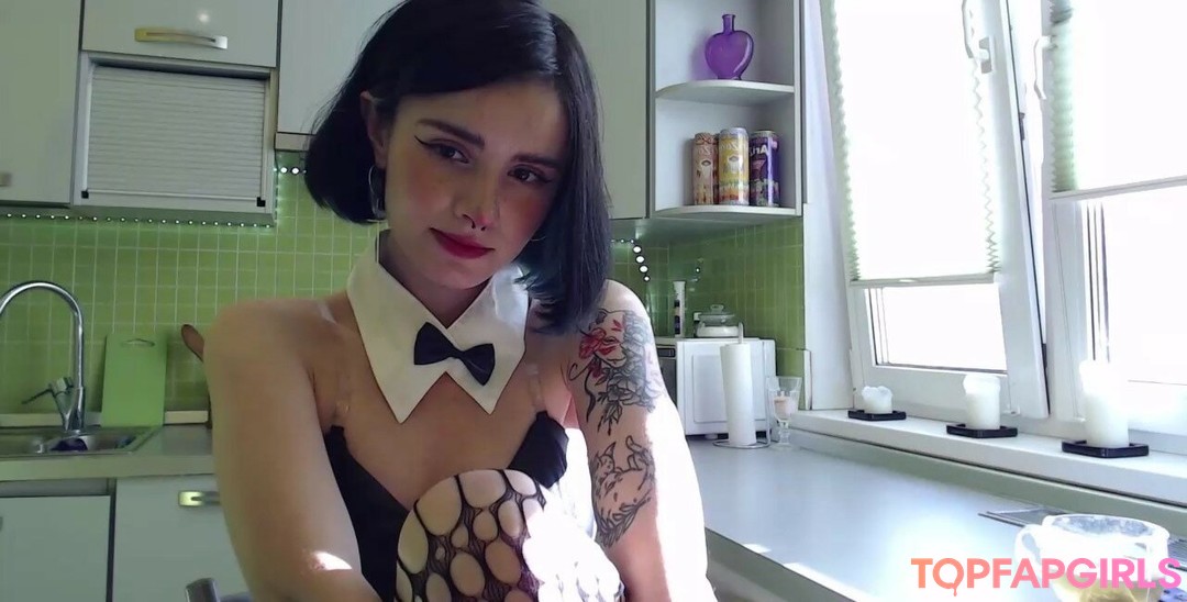 Foto di nudo di fuga di OnlyFans di Loona #960