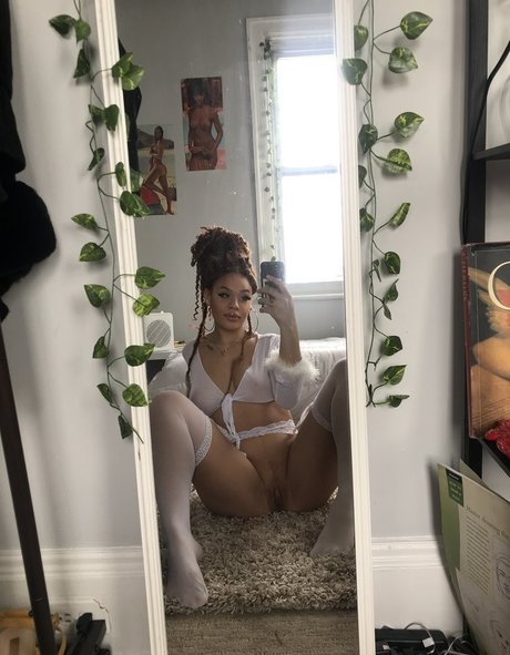 Foto di nudo di fuga di OnlyFans di Naomij