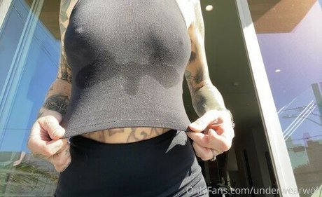 Foto di nudo di fuga di OnlyFans di Underwearwolf