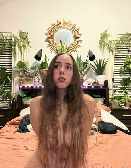 Foto di nudo di fuga di OnlyFans di Space Kitten44