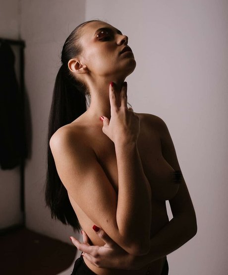 Foto di nudo di fuga di OnlyFans di Aniabiritteri