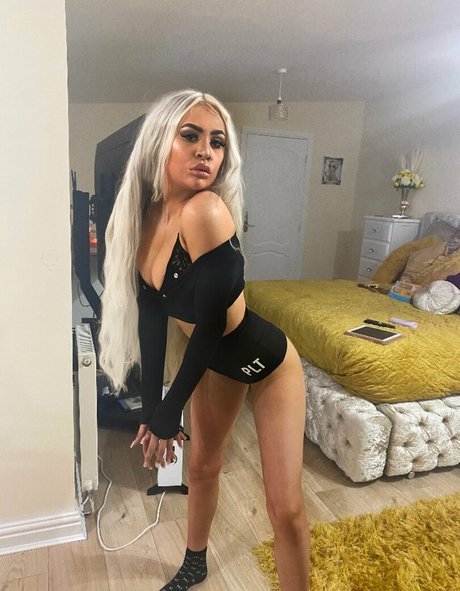 Foto di nudo di fuga di OnlyFans di Britishsquirt