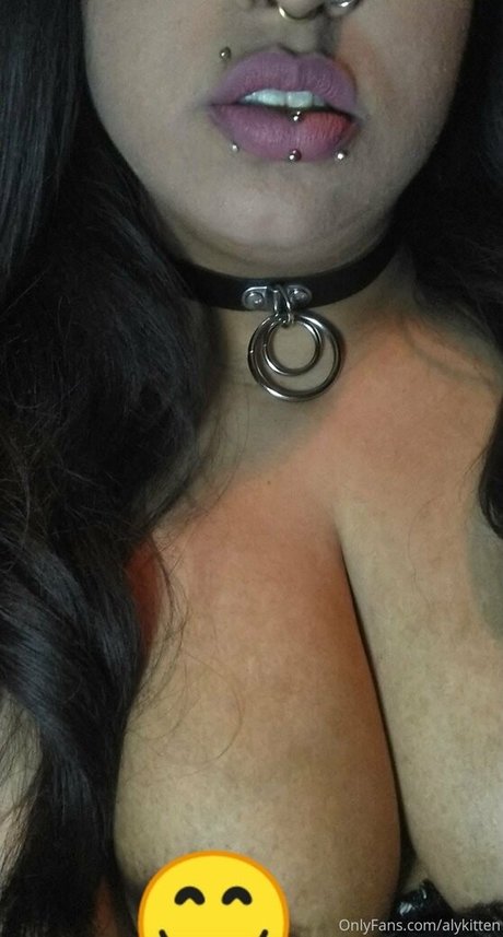 Foto di nudo di fuga di OnlyFans di Raeraejiggles