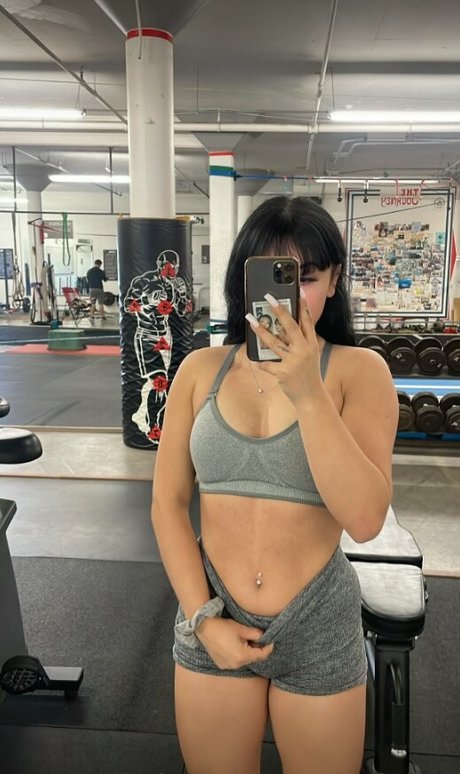 Foto di nudo di fuga di OnlyFans di Vnikolee