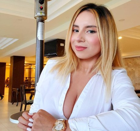 Foto di nudo di fuga di OnlyFans di Edilma Angel