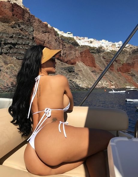 Foto di nudo di fuga di OnlyFans di Fernanda Ferrari