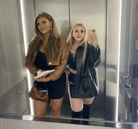Foto di nudo di fuga di OnlyFans di Molly Georgia Leach