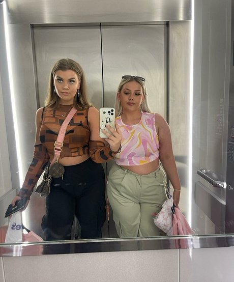 Foto di nudo di fuga di OnlyFans di Molly Georgia Leach