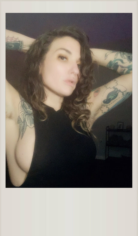 Thesmuttymystic
