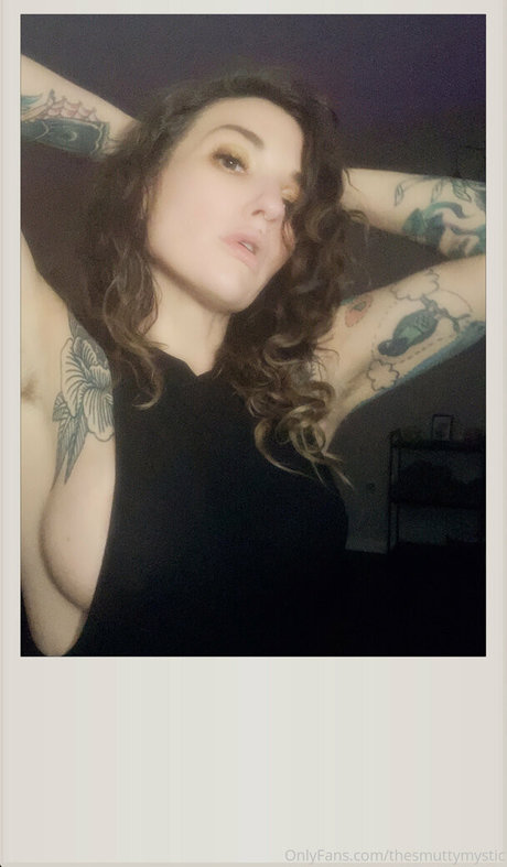Thesmuttymystic
