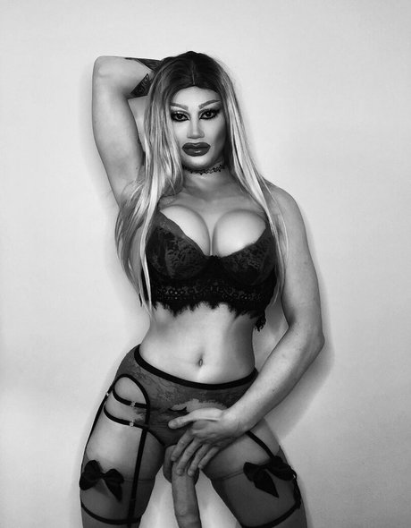 Foto di nudo di fuga di OnlyFans di Roman Rose