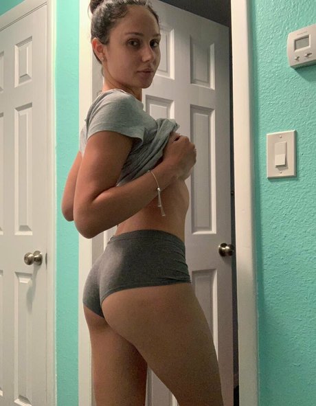 Foto di nudo di fuga di OnlyFans di Arianamarie