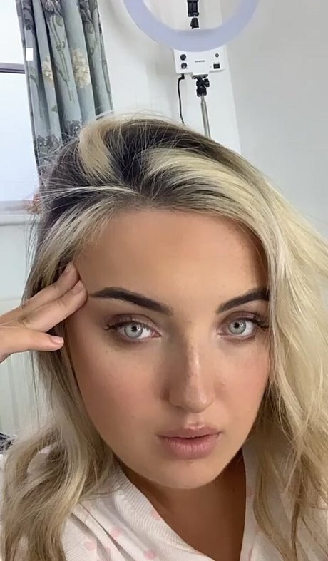 Foto di nudo di fuga di OnlyFans di Olivia D