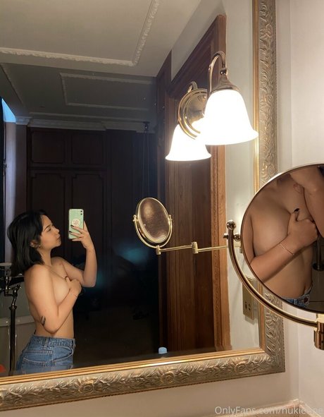 Foto di nudo di fuga di OnlyFans di Hukiehoe