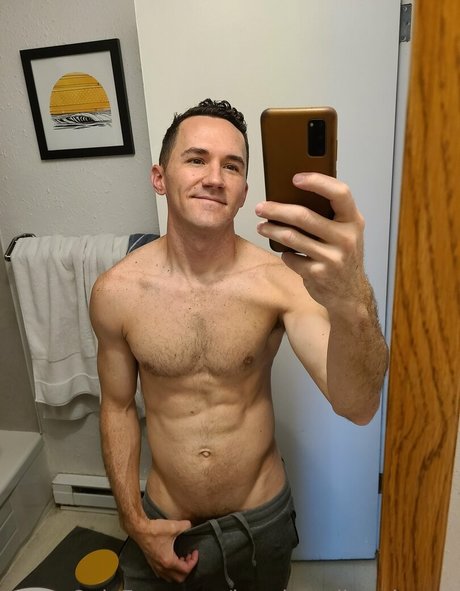 Foto di nudo di fuga di OnlyFans di Handyandhandsome