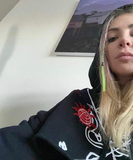 Foto di nudo di fuga di OnlyFans di Alison Wonderland