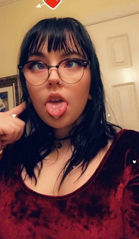 Foto di nudo di fuga di OnlyFans di Beelzebubsuwu