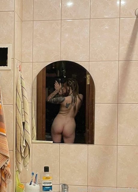 Foto di nudo di fuga di OnlyFans di Littlepolly102