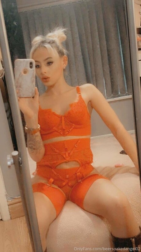 Foto di nudo di fuga di OnlyFans di Beersoakedangel02
